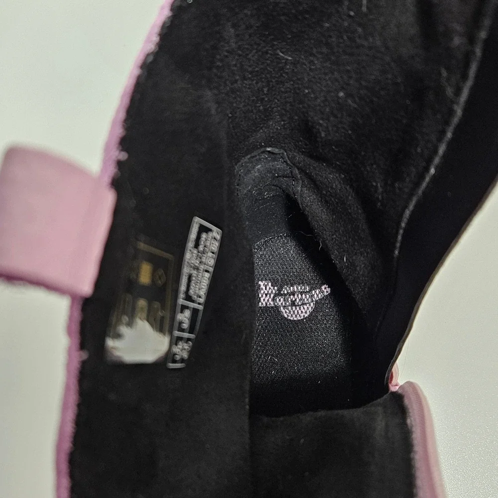 Doc Martens Bex Heart P-O Boot, Pale Pink-Black Kids Girls 3 EU 34